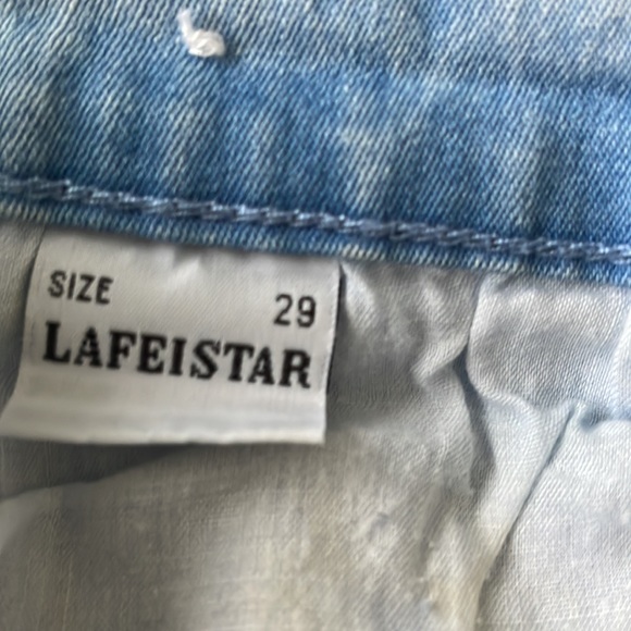 Lafei Star Light Blue Capri Jeans with intricate flower design - Picture 7 of 7